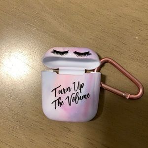 L’Oréal Paris Air Pod Case